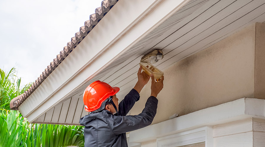 electrician installing an exterior house jefferson oh