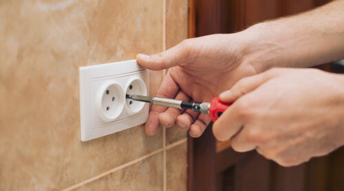 electrician installing an outlet jefferson oh